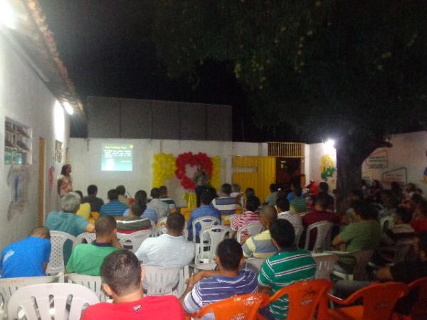  Pais são homenageados pela Escola Mega de Floriano.(Imagem:FlorianoNews)