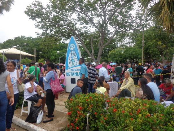 Caravana de Floriano participa de romaria à Gruta da Betânia, em Monsenhor Gil.(Imagem:FlorianoNews)