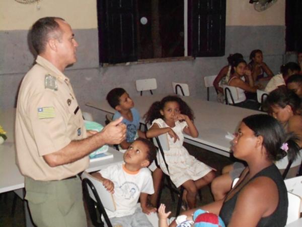 Projovem de Floriano realiza palestra com Comandante do Ronda Cidadã.(Imagem:Assessoria de Comunicação)