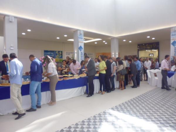 Café da manhã e visita às instalações marcam inauguração do Floriano Shopping.(Imagem:FlorianoNews)