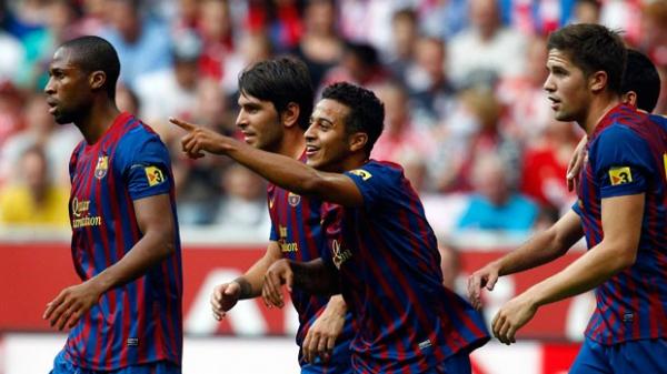 Thiago Alcântara comemora o primeiro gol: filho de Mazinho foi  destaque no primeiro tempo.(Imagem:Reuters)