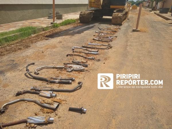 Polícia Militar destrói dezenas de escapamentos barulhentos no Norte do Piauí(Imagem:Reprodução/Piriri Repórter)