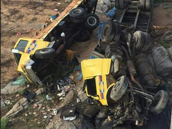 Piauiense morre após caminhão cair em ponte no Ceará; seis ficaram feridos.(Imagem:Cidadeverde.com)