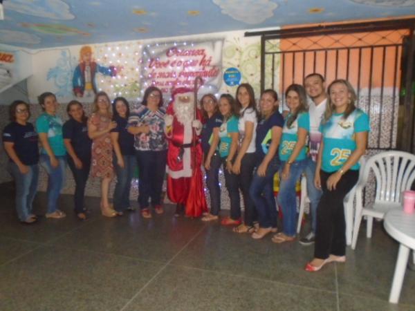 Escola Pequeno Príncipe inicia recesso natalino com a presença do Papai Noel.(Imagem:FlorianoNews)