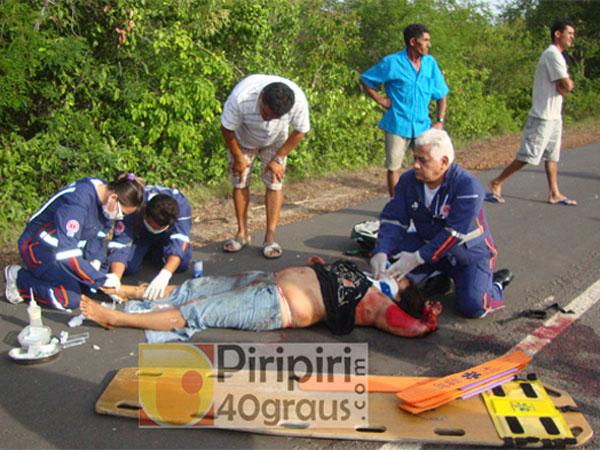 Carreta esmaga mulher na BR 222. (Imagem:Piripiri40graus)