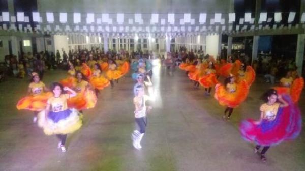 Festival de Quadrilhas do Projeto Amarelinho dá pontapé inicial ao São João em Floriano.(Imagem:FlorianoNews)