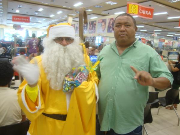 Papai Noel Amarelo(Imagem:redaçao)