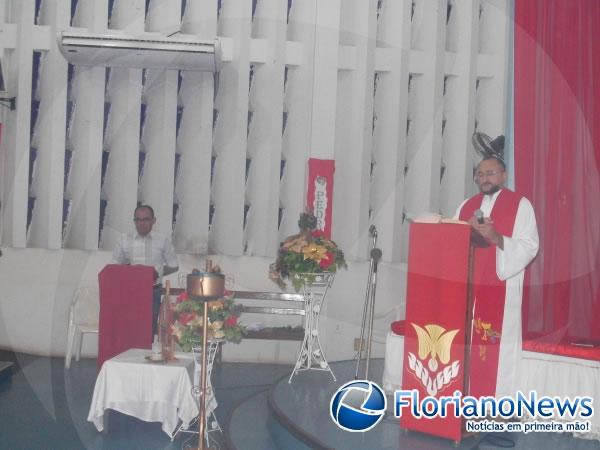 Solenidade de Pentecostes reuniu centenas de fieis em Floriano.(Imagem:FlorianoNews)