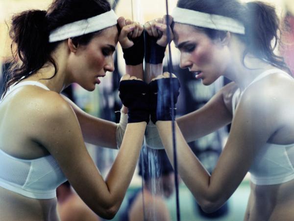 Fotos foram feitas em uma cademia de boxe e na praia de Ipanema.(Imagem:Divulgação)