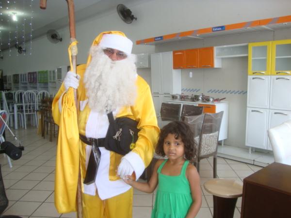 Papai Noel Amarelo(Imagem:redaçao)