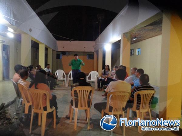 Líder Político Almir Reis dialogou com representantes dos bairros em reunião CONSAMF.(Imagem:FlorianoNews)