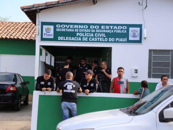 Suspeitos estão presos na delegacia de Castelo do Piauí.(Imagem:Divulgação/Polícia Civil)