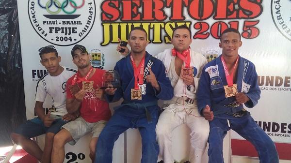 Florianenses conquistam medalhas no jiu-jitsu em Teresina.(Imagem:Divulgação)