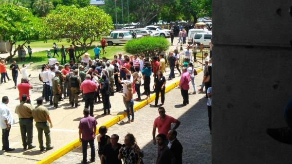 Durante audiência sobre PEC da Previdência na Alepi, houve tumulto entre PM e servidores(Imagem:Andrê Nascimento/G1)