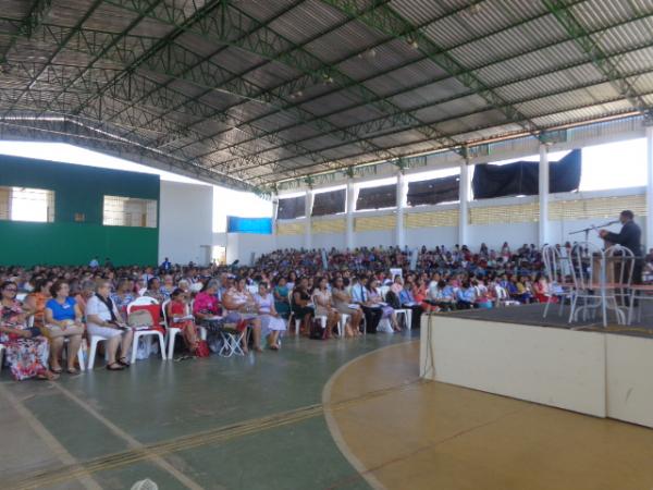 O evento está sendo sediado no Ginásio Poliesportivo Defala Attem.(Imagem:FlorianoNews)