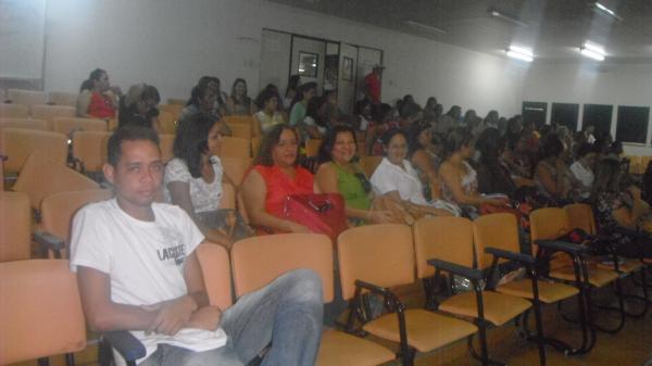 Secretaria de Educação realiza reunião com diretores.(Imagem:FlorianoNews)