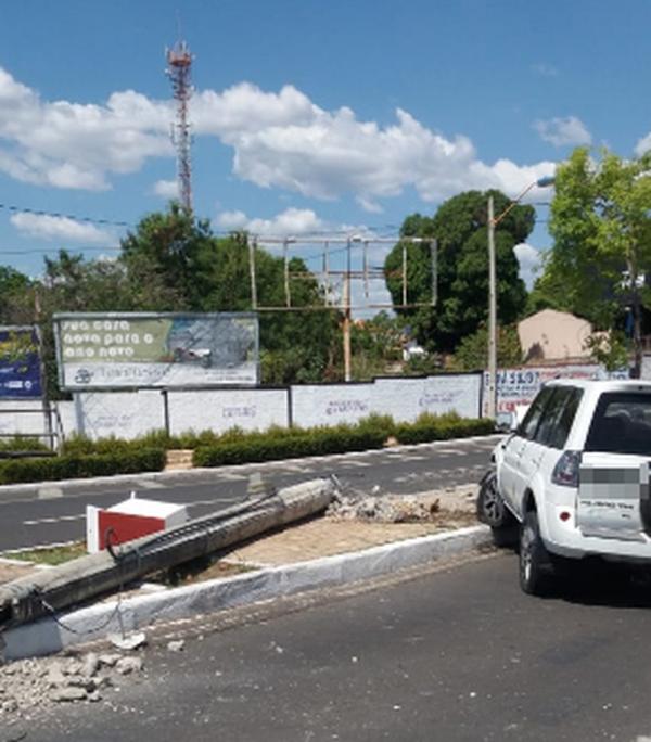 Motorista foi atendido no local pelo Samu.(Imagem:Divulgação/Redes sociais)