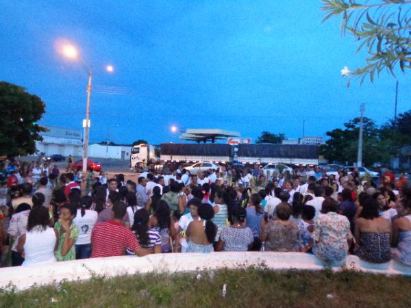 Fiéis da paróquia Nossa Senhora das Graças.(Imagem:FlorianoNews)