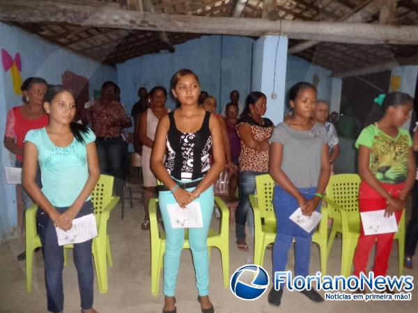 Comunidades rurais de Floriano encerraram festejos alusivos a Santa Teresinha.(Imagem:FlorianoNews)