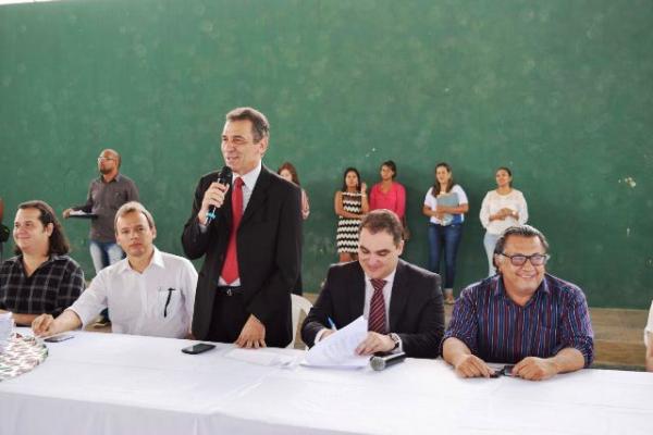 Prefeitura de Floriano e Tribunal de Justiça realizam casamento comunitário.(Imagem:Waldemir Miranda)