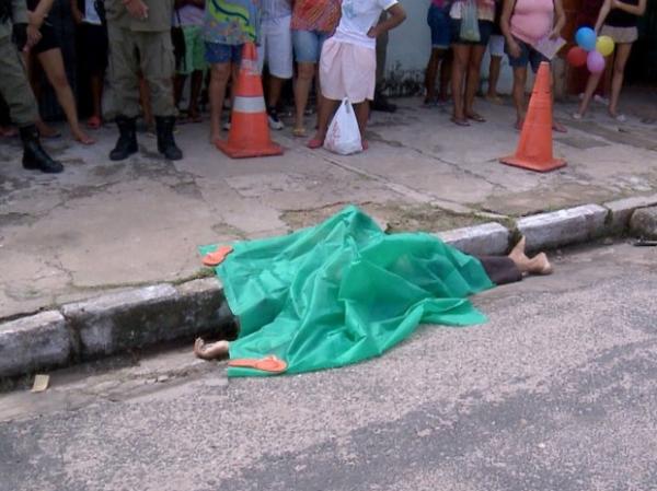 Idoso de 76 anos morreu ainda no local.(Imagem:Reprodução/TV Clube)