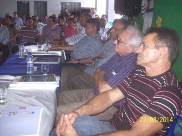 Deputado Gustavo Neiva participou de encontro do G15 em Eliseu Martins.(Imagem:Portal o dia)