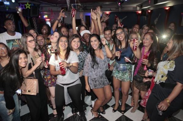 Amanda Djehdian ganha festa de fãs no Rio de Janeiro.(Imagem:Isac Luz/EGO)