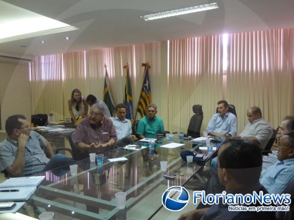 Prefeito se reúne com vereadores para apresentar planejamento para o ano legislativo de 2014.(Imagem:FlorianoNews)