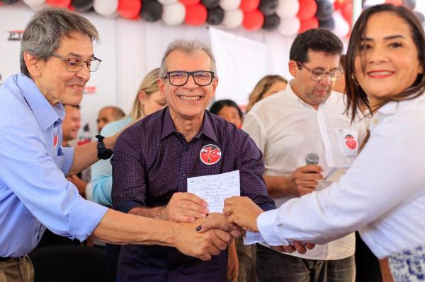 Roberto Jefferson e João Vicente filiam Rita Macedo, pré-candidata a vereadora de Teresina.(Imagem:Lucas Dias/GP1)