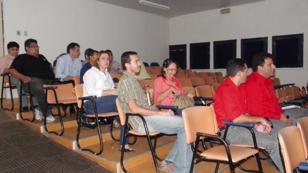 Secretaria de Meio Ambiente promoveu reunião sobre fiscalização e licenciamento ambiental.(Imagem:FlorianoNews)