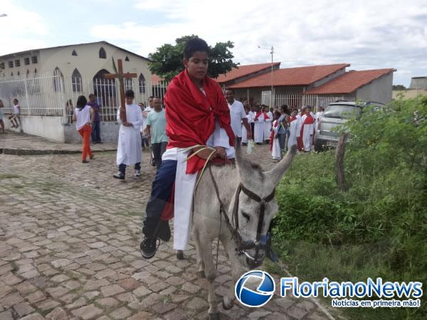 Procissões e missas marcaram o Domingo de Ramos em Floriano.(Imagem:FlorianoNews)