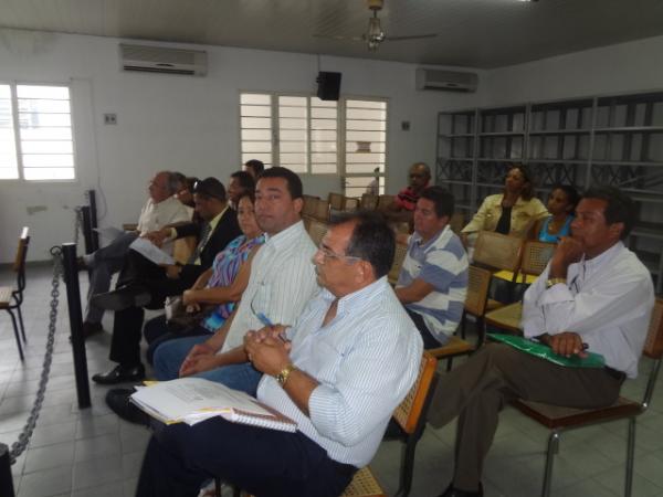 Promotores de Justiça realizaram reunião com coligações de partidos políticos.(Imagem:FlorianoNews)