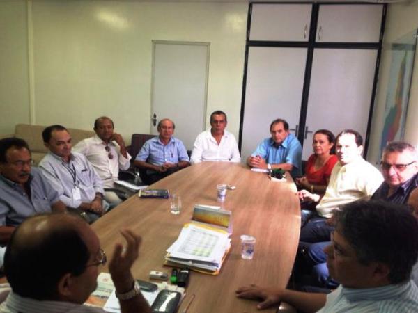 Prefeito Gilberto e Vereadores buscam melhorias para Floriano na Agespisa.(Imagem:Secom)