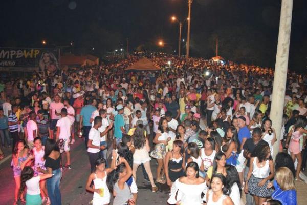 Florianenses lotam Avenida Beira Rio para festa de Reveillon.(Imagem:Secom)