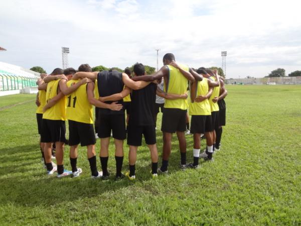 Cori-Sabbá intensifica treinos para o Campeonato Piauiense.(Imagem:FlorianoNews)