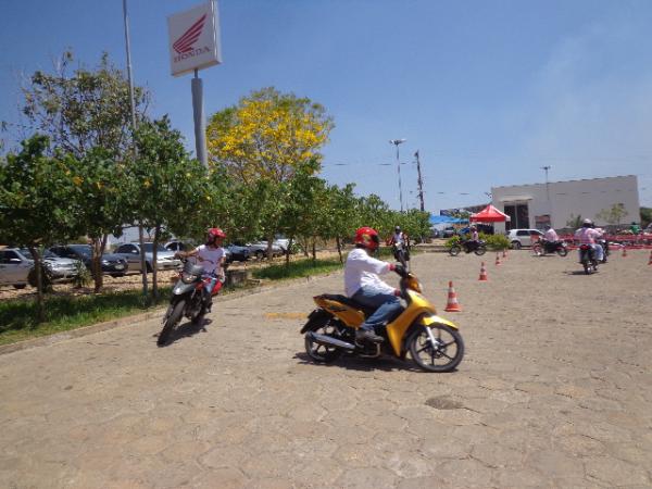 Cajueiro Motos encerrou Curso de Pilotagem para motociclistas em Floriano.(Imagem:FlorianoNews)