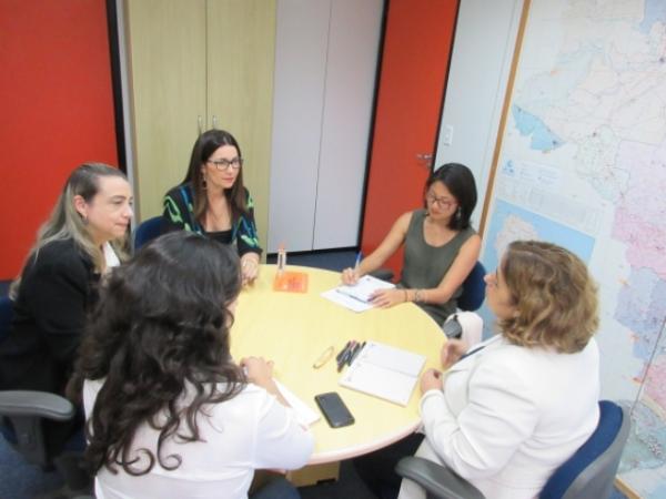 Encontro com Aparecida Gonçalves e membros do Núcleo Jurídico da Secretaria Especializada de Políticas Públicas para Mulheres.(Imagem:Ascom)