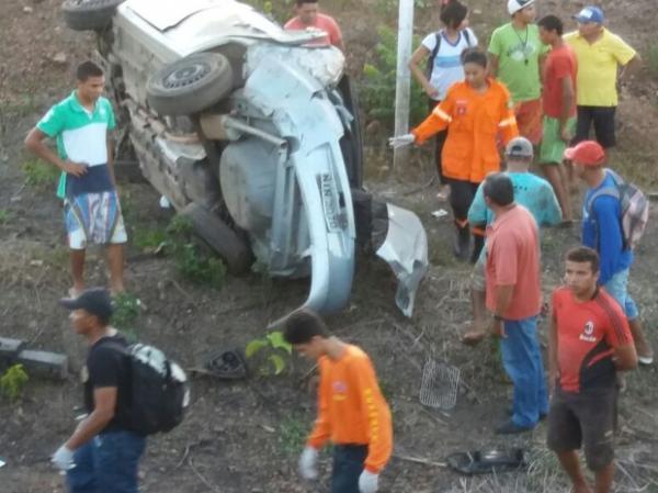 Acidente deixou três pessoas mortas na PI-113.(Imagem:Divulgação/Polícia Militar)