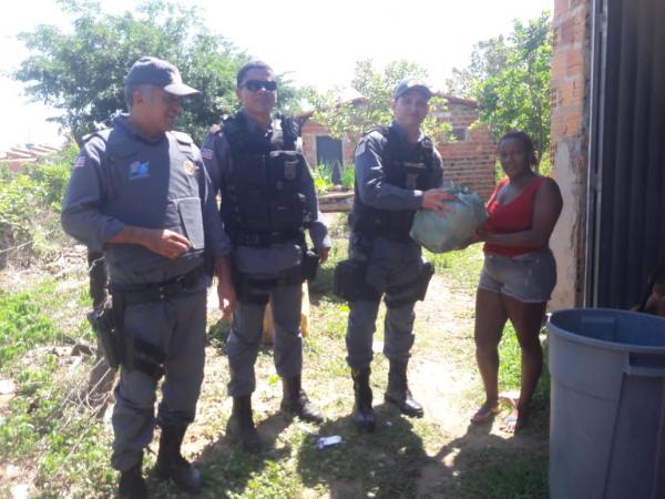 2º Pelotão do 35º Batalhão De Polícia Militar faz entrega de cestas básicas em Barão de Grajaú(Imagem:Divulgação)