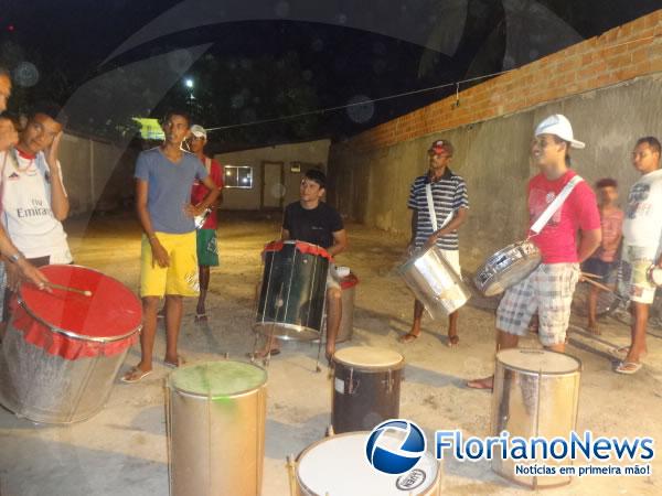 Blocos e Escolas de Samba de Floriano fazem ensaios nos bairros da cidade.(Imagem:FlorianoNews)