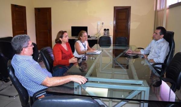 Prefeitura de Floriano firma parceria com o Senac para oferecer curso gratuito à comunidade.(Imagem:Waldemir Miranda)