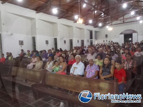 Fiéis participaram de 'Missa do Galo' em Floriano e Barão de Grajaú.(Imagem:FlorianoNews)