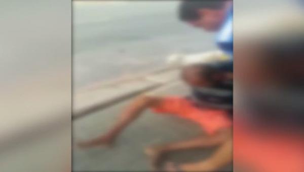 Vídeo mostra suspeito de furto sendo amarrado e espancado no Piauí.(Imagem:Reprodução/G1 Piauí)