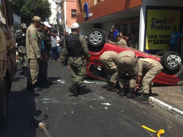 Acidente foi em cruzamento do Centro de Teresina.(Imagem:Aniele Brandão/ Tv Clube)