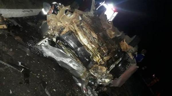 Veículo da família ficou destruído com o impacto.(Imagem:Divulgação)