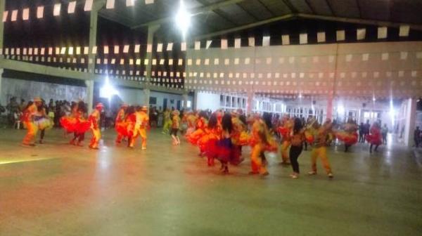 Festival de Quadrilhas do Projeto Amarelinho dá pontapé inicial ao São João em Floriano.(Imagem:FlorianoNews)