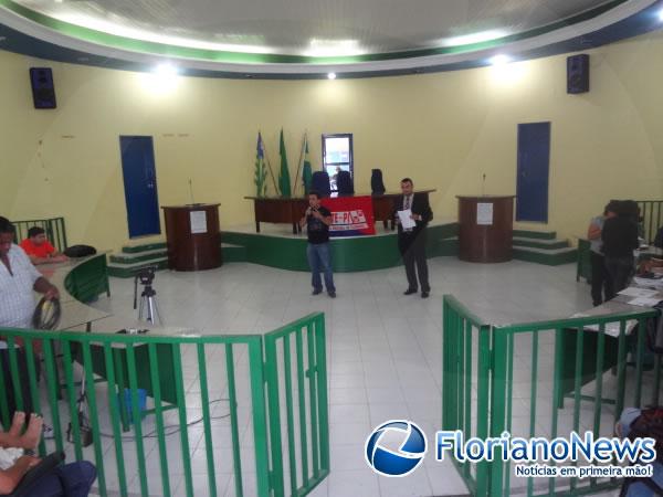 Assembleia geral debateu segundo turno dos professores de Floriano.(Imagem:FlorianoNews)