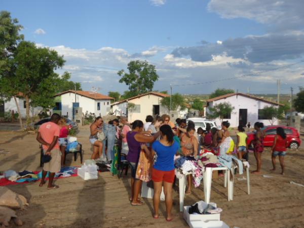 Rotary realiza entrega de parque infantil e distribuição de roupas em Floriano.(Imagem:FlorianoNews)