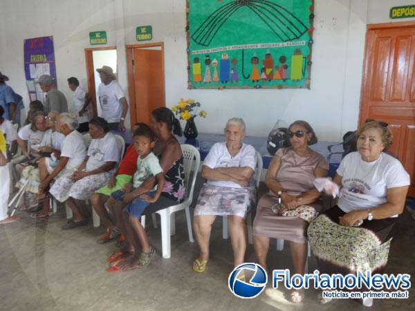 Prefeitura de Floriano distribui cestas básicas para famílias assistidas pelo CRAS.(Imagem:FlorianoNews)