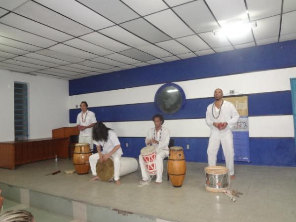 Alabê Ôni realizou abertura de concertos do Sonora Brasil em Floriano.(Imagem:FlorianoNews)